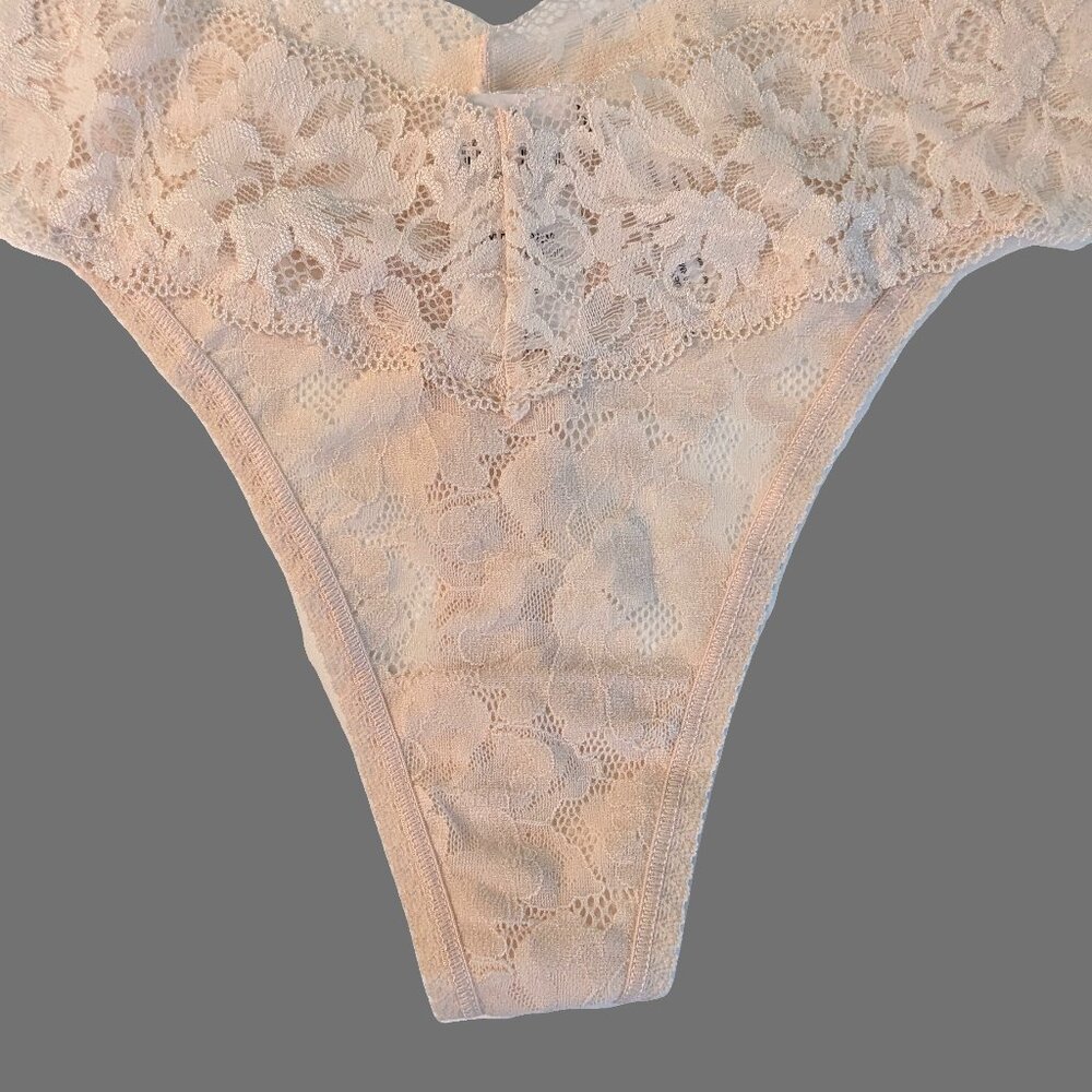 Soma Embraceble Signature Lace Light Nude Thong Size L - Picture 3 of 4